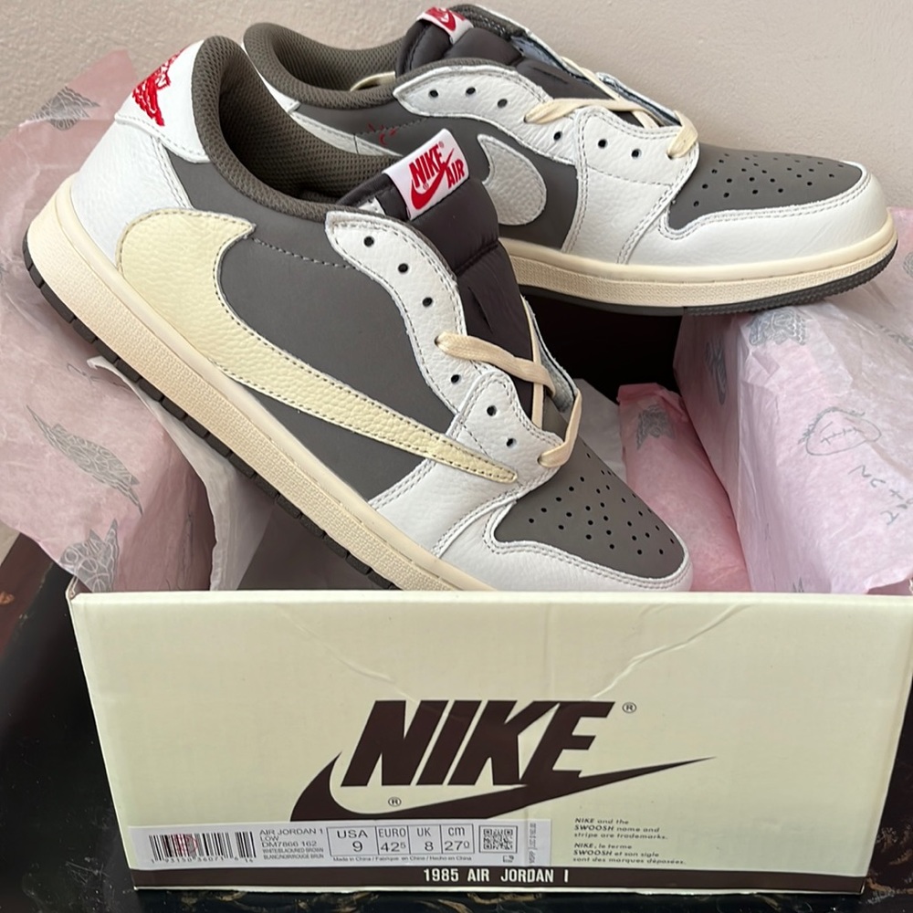 Travis Scott NIKE 1 Low OG x Reverse Mocha